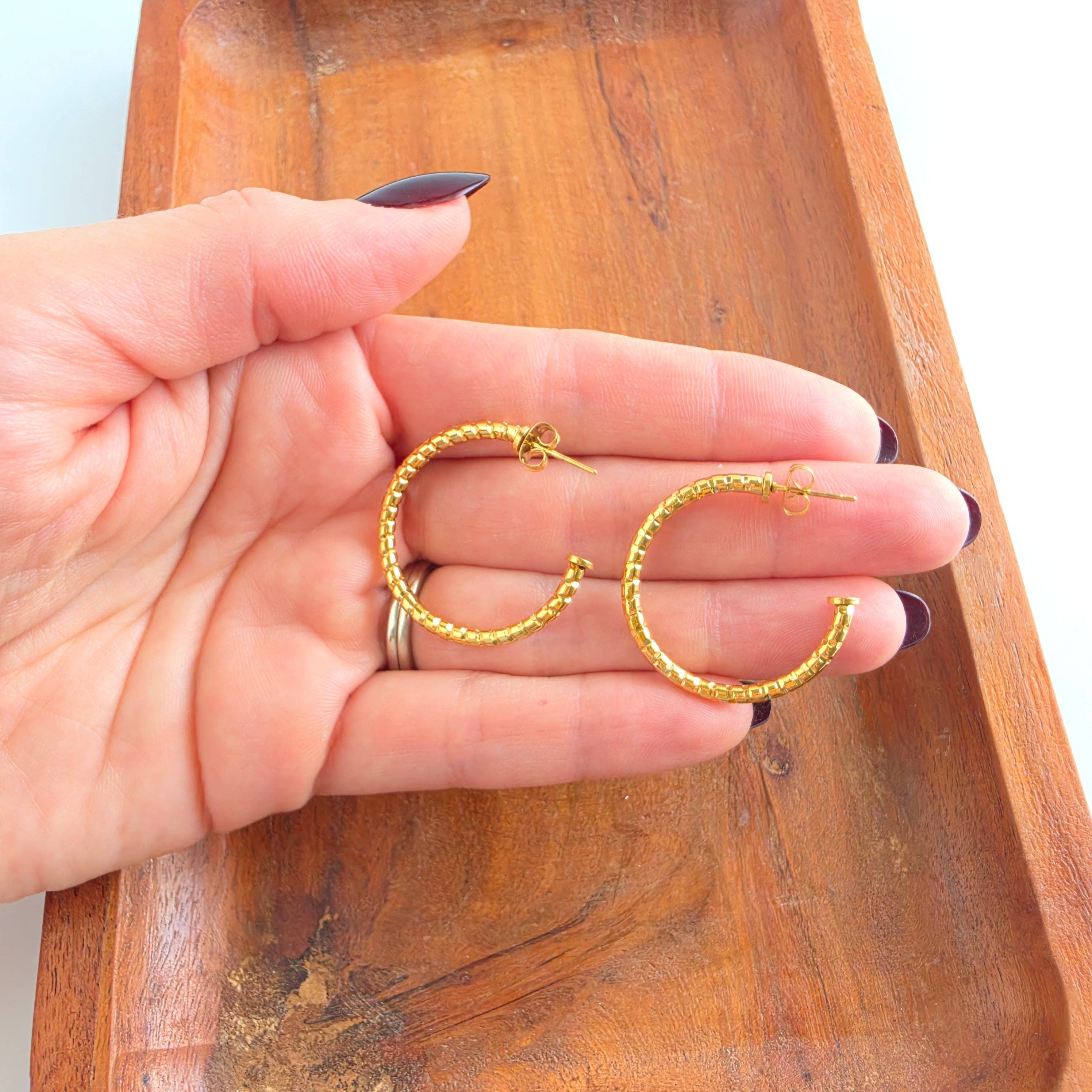 Luxe Harlow Hoops
