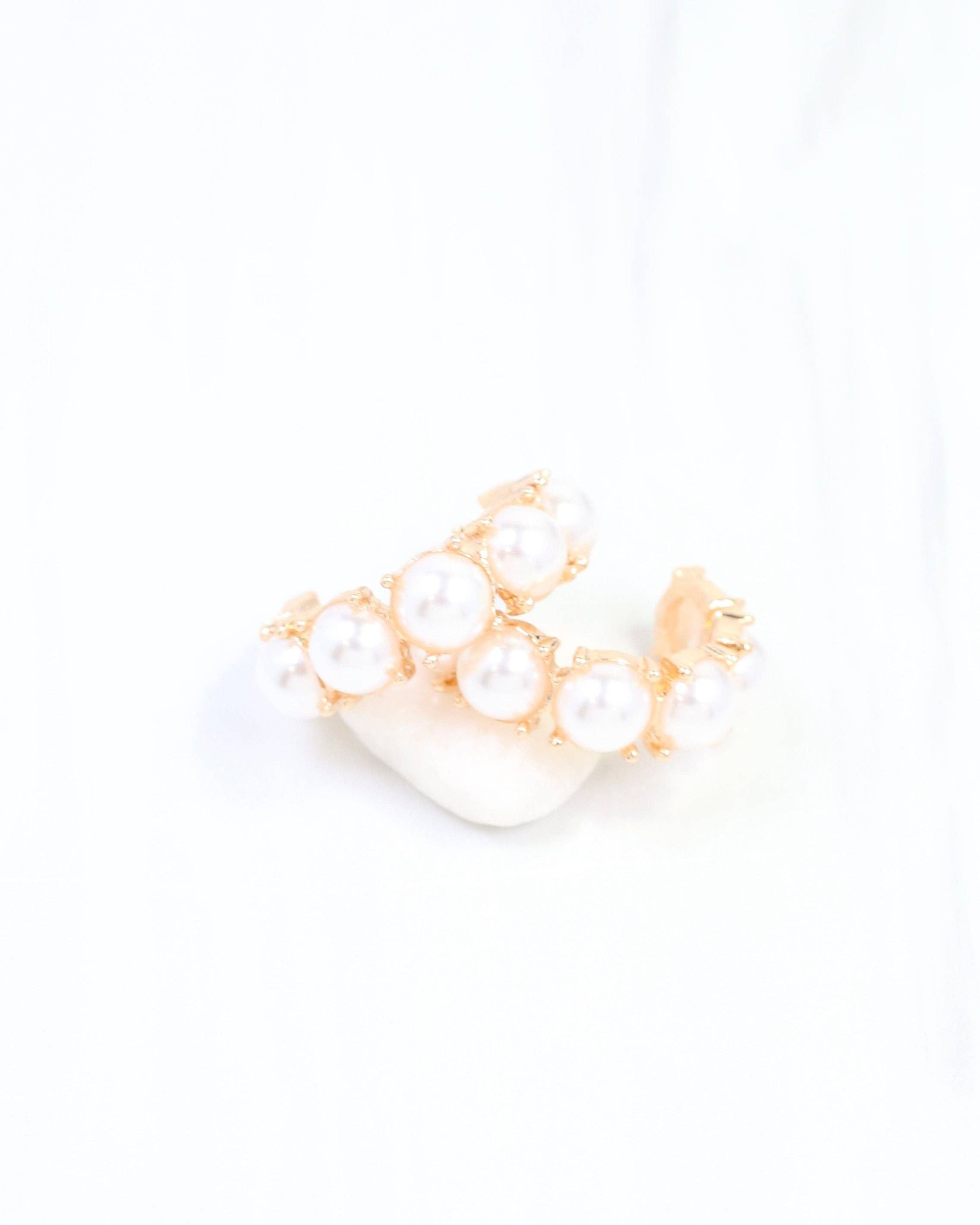 Cleo Pearl Medium Hoop Earring Cream