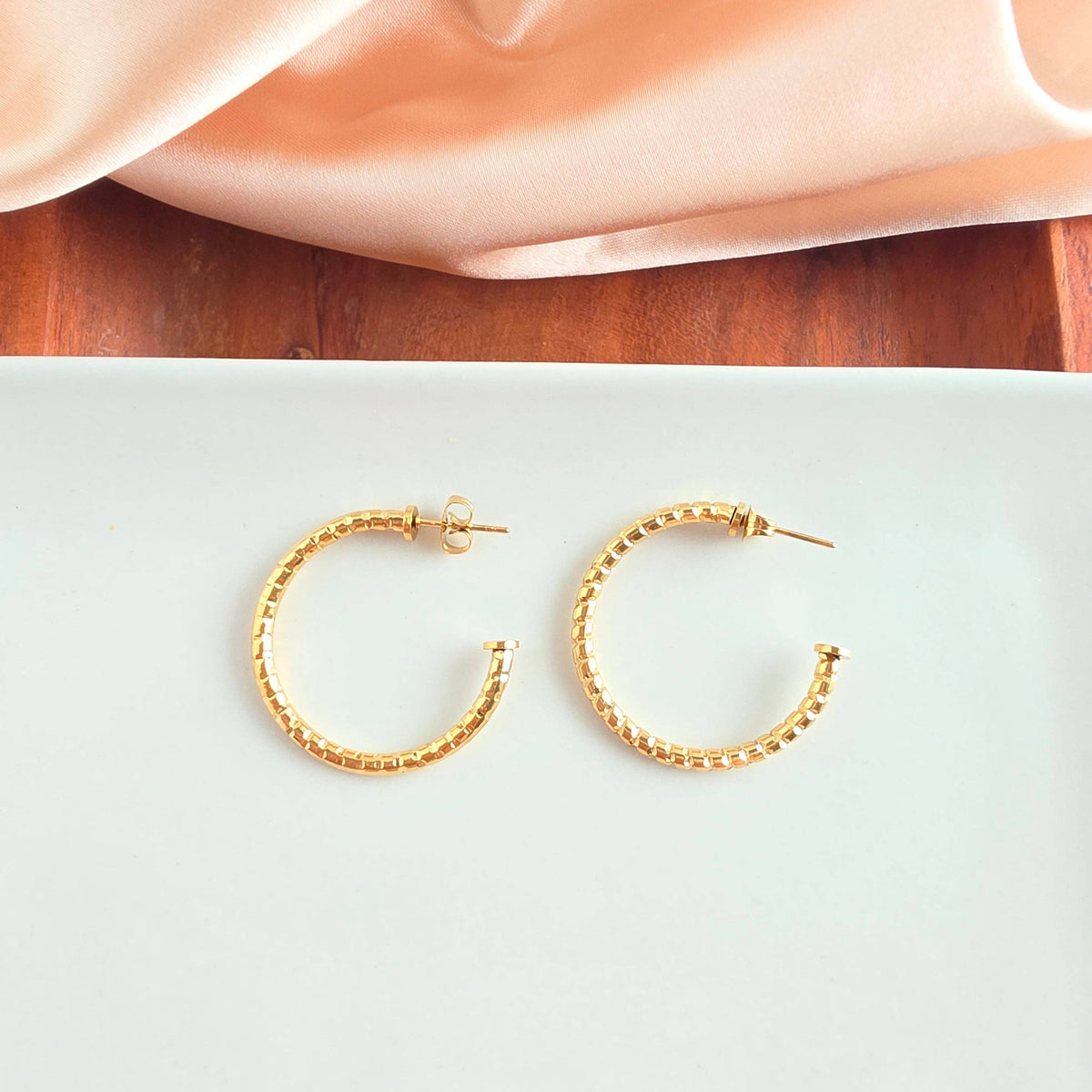 Luxe Harlow Hoops