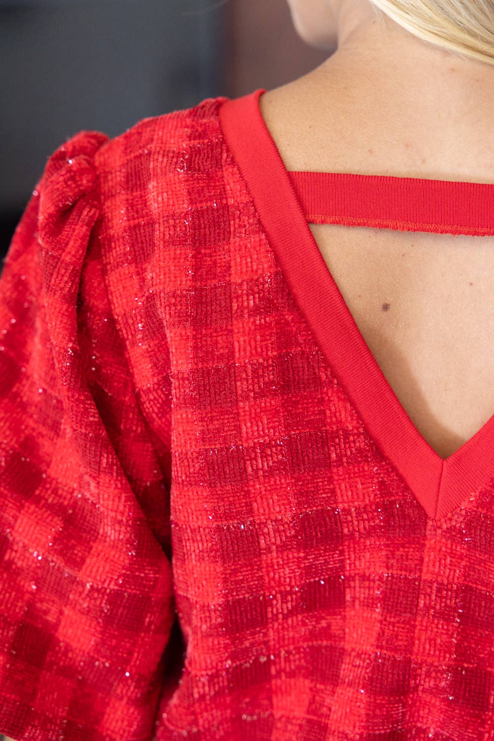 V301 Paxton Back V-Neck Bubble Sleeve Plaid Top