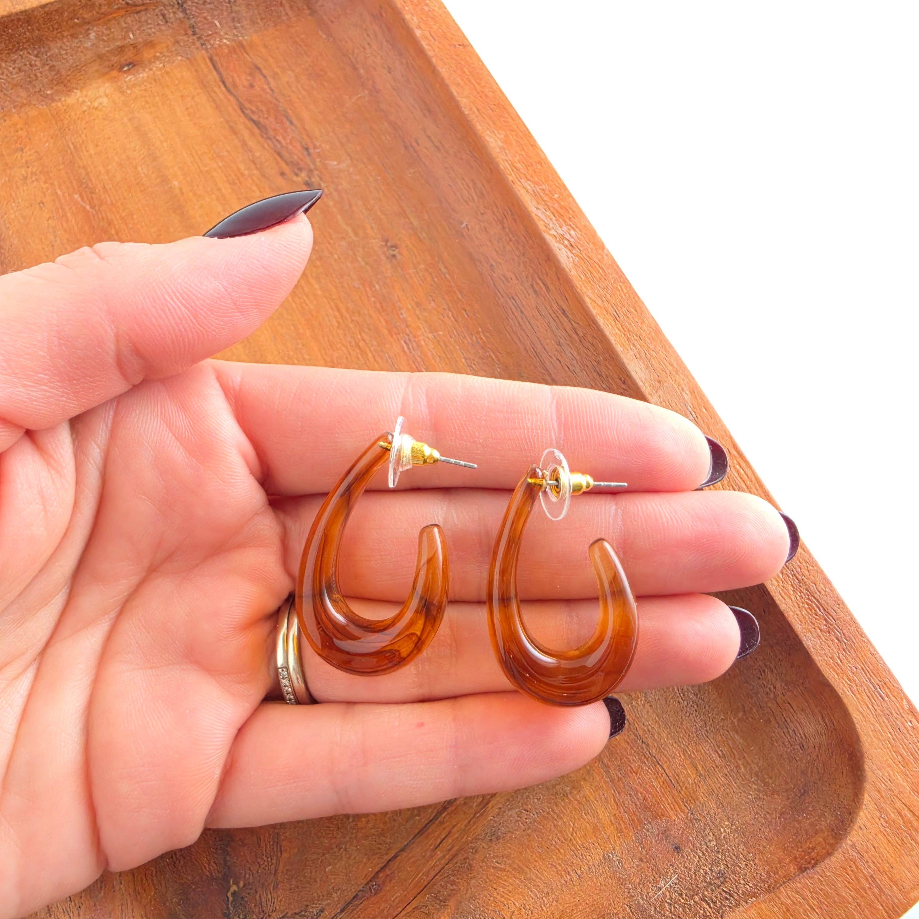 Julie Hoops - Amber