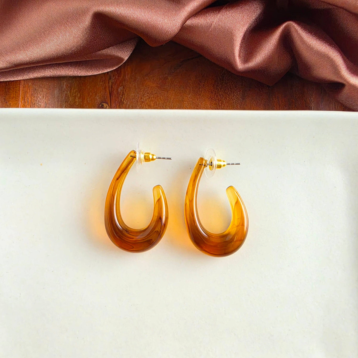 Julie Hoops - Amber